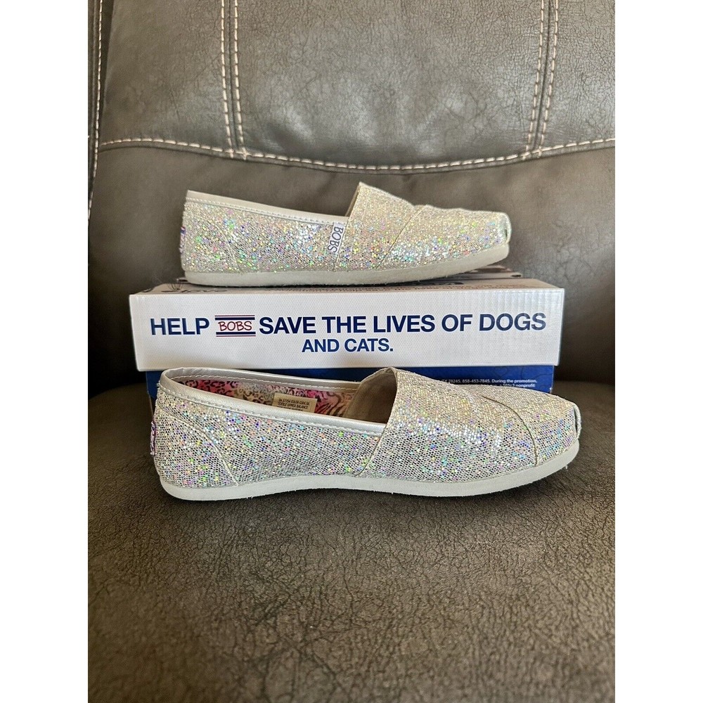 Skechers Bobs Earth Mama Silver Sparkle Slip-on Shoe  Sz 7 with Box